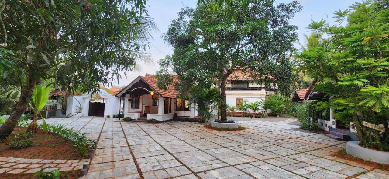 Kumarakom Tharavadu - A Heritage Hotel, كوماراكوم المظهر الخارجي الصورة