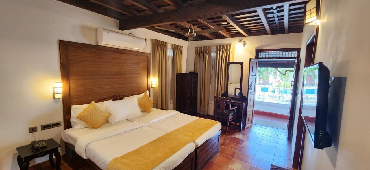 Kumarakom Tharavadu - A Heritage Hotel, Kumarakom By Perfect Stays المظهر الخارجي الصورة